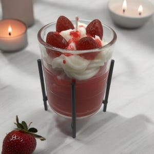 Erdbeeren & Sahne Kerze