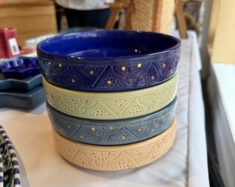 Moroccan Delight: Handcrafted Ceramic Bowl with Elegant Gold Details - Versatile Snack & Trinket Tray