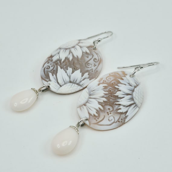 Cameo earrings engraved on Cassis Madagascariensis shell, white Pacific coral, 925 silver
