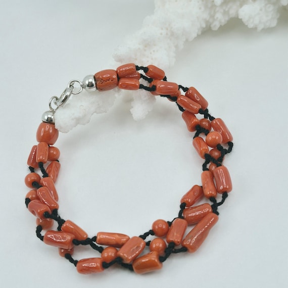 Knotted red coral bracelet
