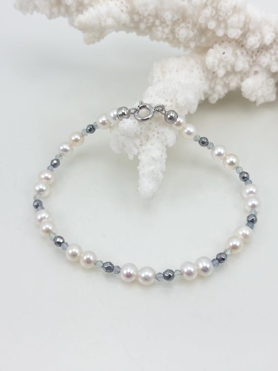 Bracelet with cultured freshwater PEARLS from Asia, grey hematite spheres and rutilated QUARTZ, with 925 SILVER clasp