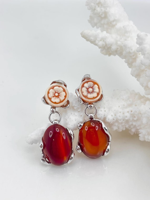 Dangle earrings with floral CAMEO engraved on Cassis Rufa shell and natural CARNELIAN stone, set in 925 SILVER