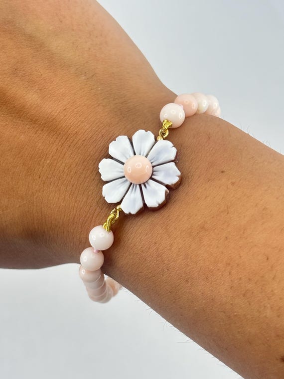 Bracelet with natural pink CORAL spheres and hand-engraved CAMEO on shell, gold-plated 925 SILVER clasp