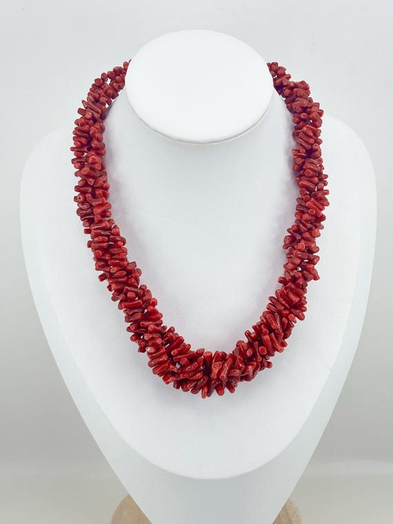 3-strand torchon necklace in natural red CORAL, from the Mediterranean Sea, with gold-plated 925 silver clasp