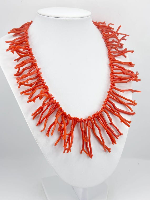 Collana con rametti di CORALLO Sciacca, proveniente dalla Sicilia, con chiusura in ARGENTO 925 placcato in oro