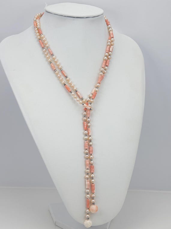 Scarf in PINK CORAL and mixed champagne-toned cultured freshwater PEARLS.