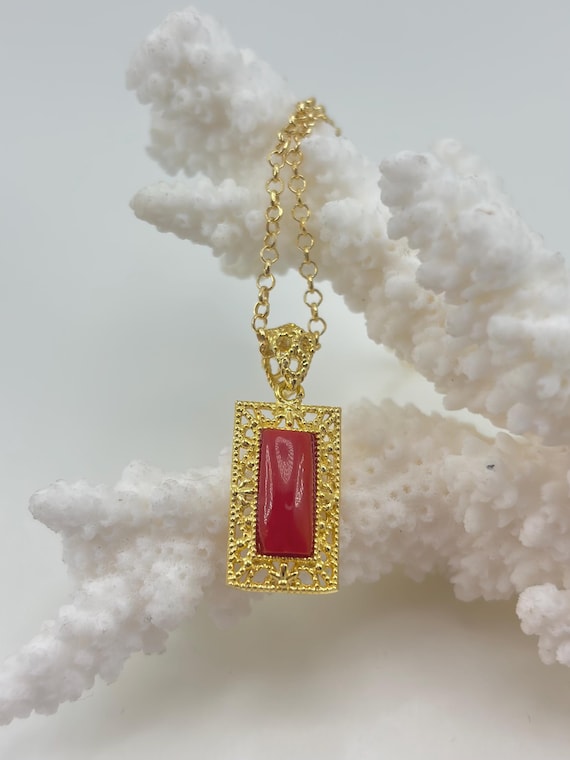 Pendant in natural red CORAL from the Mediterranean Sea and gold-plated 925 silver setting
