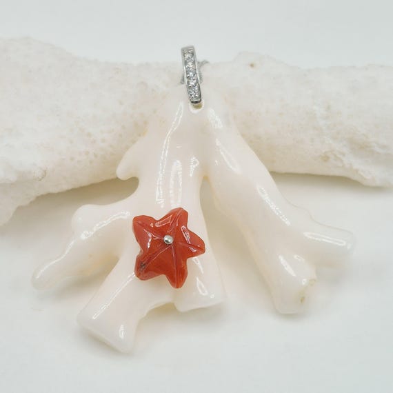 White/pink coral branch with engraved starfish in Mediterranean coral, 925 silver and zurconi, Italian craftsmanship