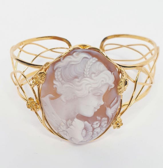 Cameo Bracelet
