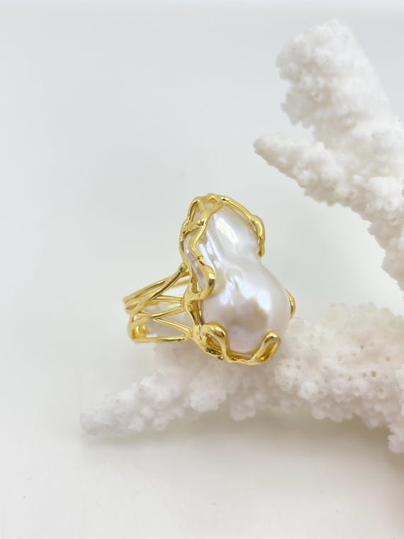 Ring with cultured freshwater BAROQUE PEARL and gold-plated 925 SILVER setting