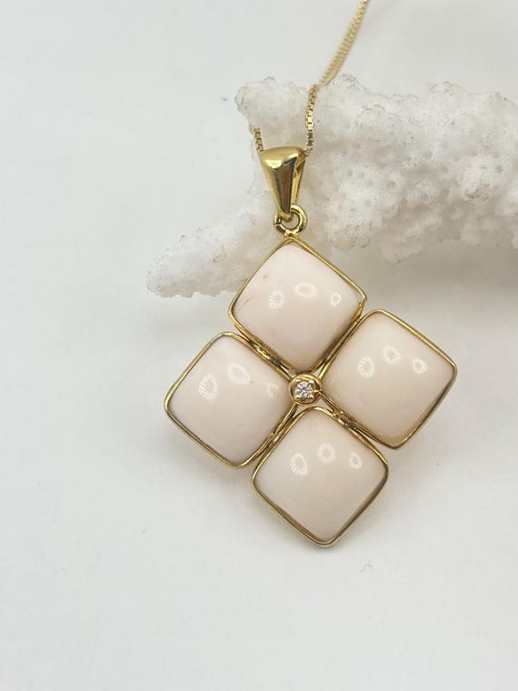 Pendant in natural pink CORAL from the Pacific Ocean mounted in gold-plated 925 SILVER and ZIRCONIA