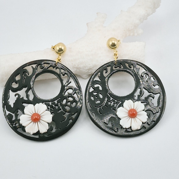 Pierced horn earrings, engraved cameo flower on shell, Mediterranean coral, 925 gold-plated silver