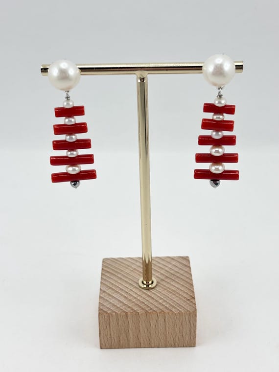 Earrings with PEARL on the lobe and natural red CORAL from the Mediterranean Sea, set in 925 silver