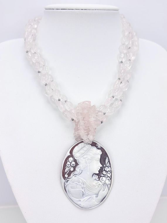 Multi-strand necklace with lavender QUARTZ stones and antique CAMEO engraved on a Cassis Madagascariens shell, 925 SILVER clasp
