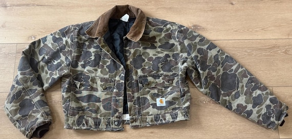Vintage Cropped Camo Carhartt Jacket – size 44