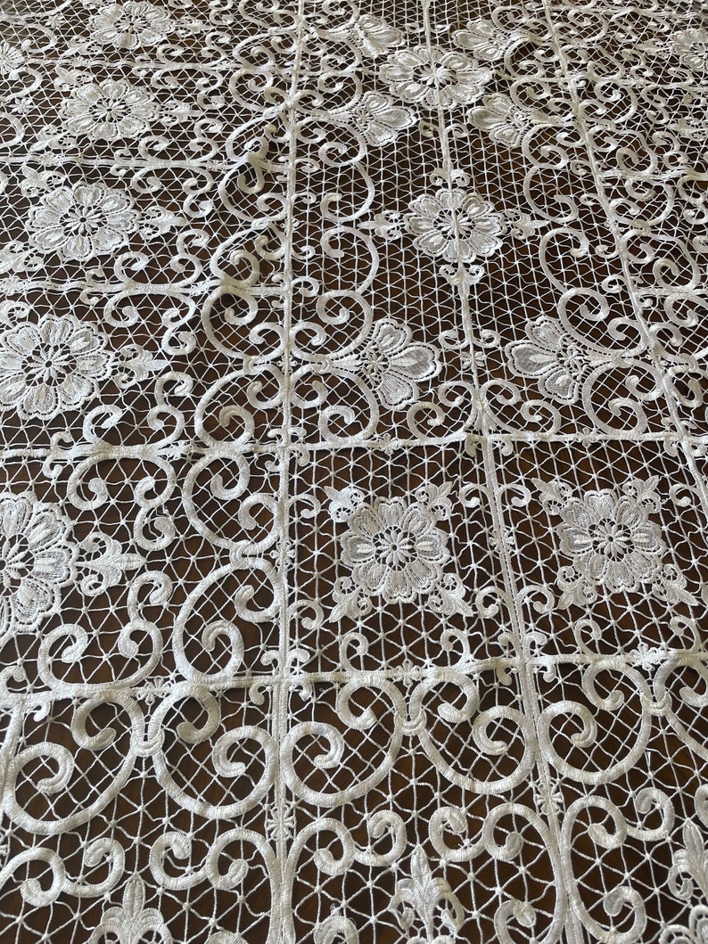 Venetian Lace TableCloth, discover elegance. zdjęcie 2