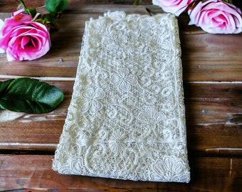 Venetian Lace TableCloth, discover elegance.