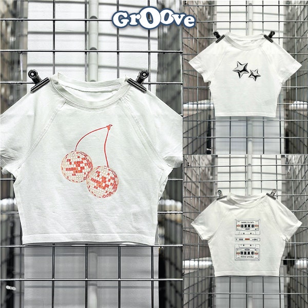 T-shirt bébé | T-shirt à imprimé musical | Cadeau musique | Haut personnalisé | Mode de l'an 2000 | Conception originale | T-shirt imprimé à la main | Streetwear | Mode estivale