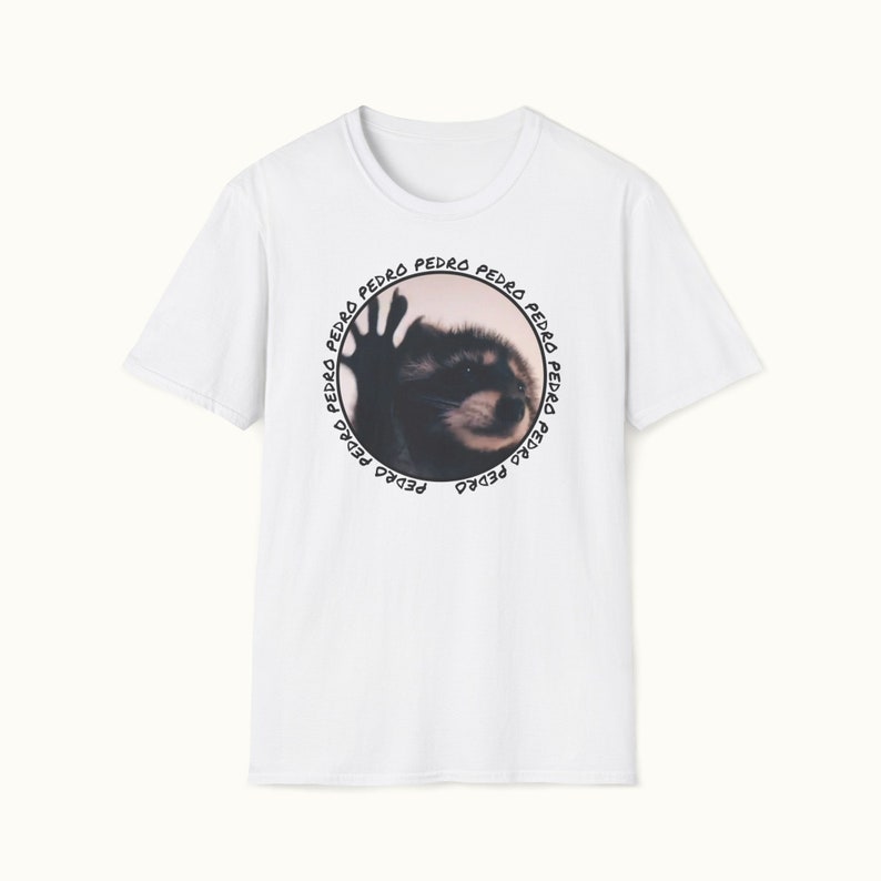 Pedro Raccoon Unisex Meme T-Shirt, Stylish Viral Animal Tee, Urban Wildlife Enthusiast Gift, Internet Meme Casual Wear Bild 3