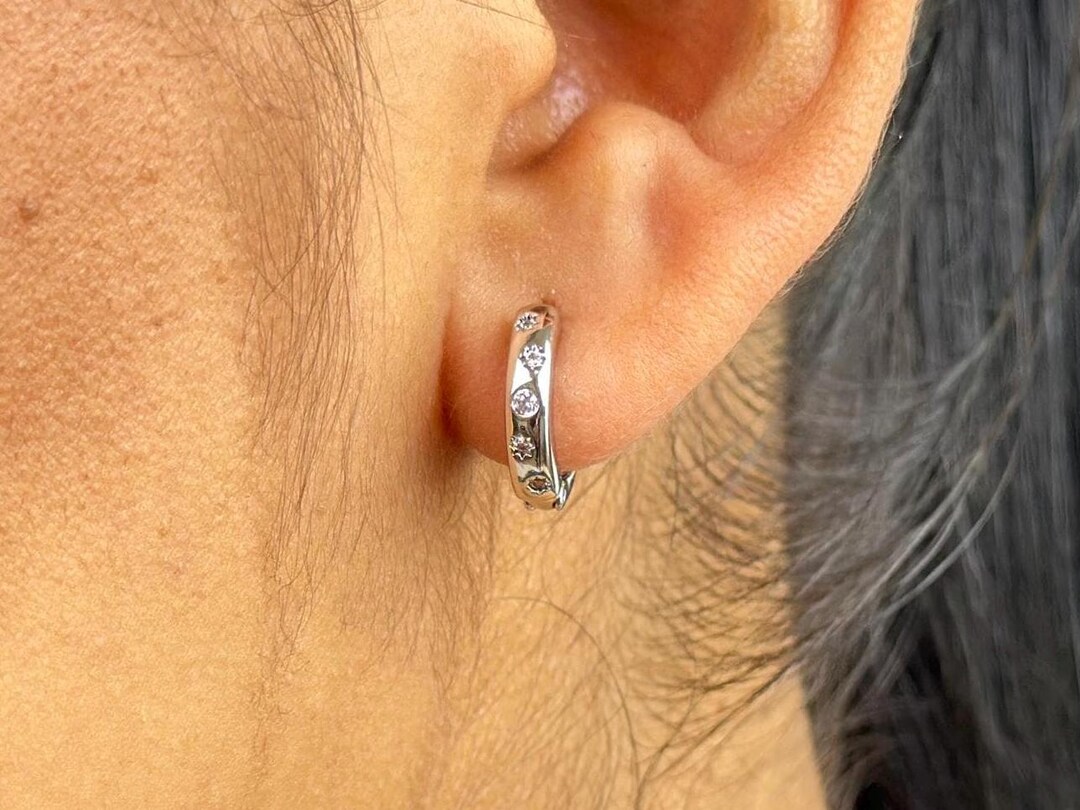 Silver hoop earrings for sensitive ears discount