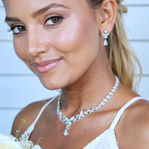 Elegante conjunto de joyas para novias, collar y pendientes de plata para novia, collar llamativo bañado en platino, conjunto de joyas para bodas, regalo para ella