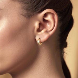 18K Solid Gold Huggie Hoop Earring, Real 18K Gold Earring, Perfect Mother’s Day Gift, Personalized handwritten note, Birthday Gift for Her