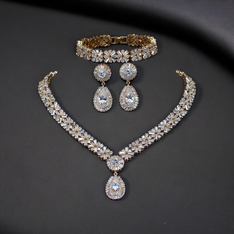 Yean Gold Bridal Jewelry Set – Rhinestone & Pearl Necklace And Earrings For Wedding, Prom, Bride
