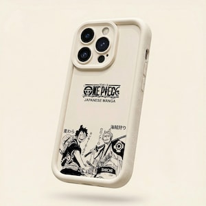 Peut inclure: Une planche à découper en bois faite à la main avec une finition naturelle. La planche présente un bord brut d'un côté et une forme rectangulaire lisse. Elle mesure environ 45 cm de long et 30 cm de large.