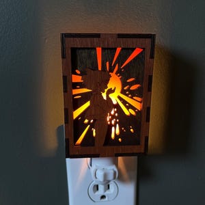 Howl Wooden Night Light - "Il ragazzo che ingoiò una stella" - Luce fatta a mano con carta da lanterna