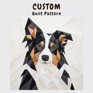 Può includere: Un modello di trapunta personalizzato con un design geometrico a pezzi di un cane con segmenti di tessuto nero, bianco e marrone chiaro. L'immagine include il testo "CUSTOM Quilt Pattern" in alto, mostrando un ritratto canino stilizzato con angoli vivi.