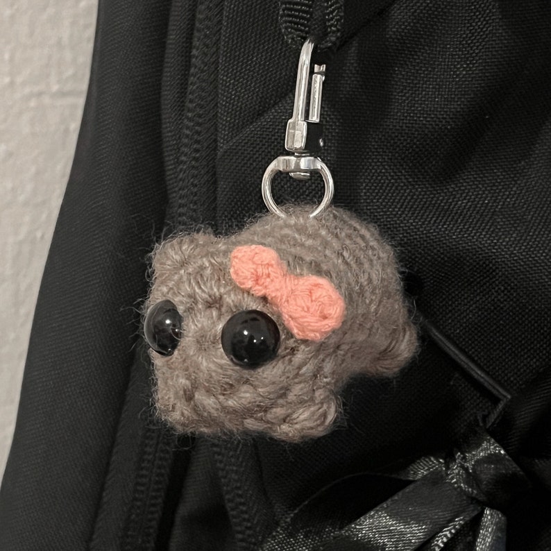 Sad Hamster Couple Keychain, Crochet Sad Hamster Magnetic Keychain, Mini Hamster Keychain, Hamster from Tiktok Meme, Cute Coquette Hamster 1 Bow Hamster