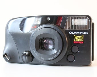 Olympus IZM 220 Zoom + Databack / obiettivo 28-56mm - testato su pellicola e perfettamente funzionante Fotocamera compatta, inquadra e scatta Idea regalo con pellicola 35mm