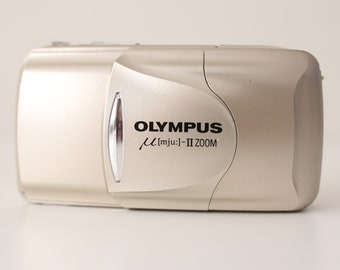 Appareil photo argentique Olympus Mju II Zoom 80 stylet or avec objectif 38-80 mm - film testé et entièrement fonctionnel vintage compact vintage viser-déclencher