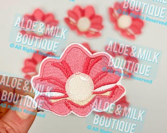 Embroidered Shell Pearl Iron-On Patch: Ocean Beach Applique