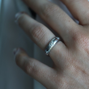 Mikimoto Ring. Vintage Platinum Mikimoto  Diamond Bezel set ring. Mikimoto Diamond Cluster Bombe band. Mikimoto PT900. Wedding band