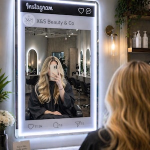 パーソナライズされたソーシャルメディアミラーサイン、LEDエッジライト、カスタムユーザー名