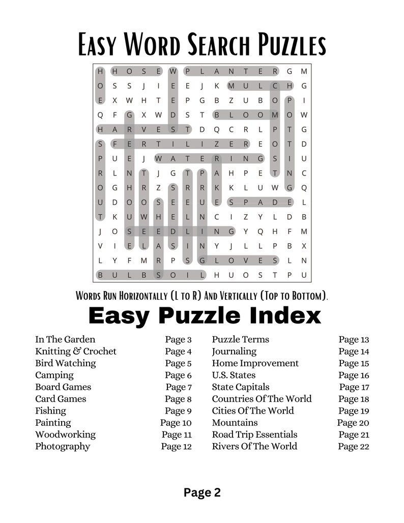 Puede incluir: Una p&aacute;gina de un libro de b&uacute;squeda de palabras titulado "Easy Word Search Puzzles". La p&aacute;gina presenta una cuadr&iacute;cula de b&uacute;squeda de palabras, un &iacute;ndice de temas de rompecabezas y el n&uacute;mero de p&aacute;gina. El &iacute;ndice incluye temas como jardiner&iacute;a, tejido y viajes.