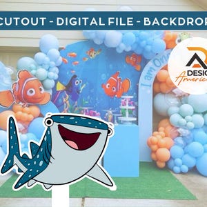 Puede incluir: Un colorido telón de fondo para fiestas con personajes de la película "Buscando a Nemo", con globos azules, naranjas y blancos. En primer plano, un recorte de un tiburón ballena sonriente. El texto en la parte superior dice "CUTOUT - DIGITAL FILE - BACKDROP."