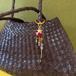 Dije para bolso, llavero, accesorios únicos hechos a mano con cuentas