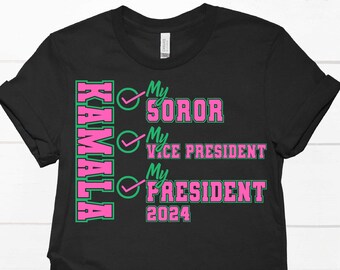 Kamala My Soror Svg Png, Il mio presidente Svg, Kamala Harris Svg, Kamala Harris PNG, Immagine camicia Kamala, AKA Prima donna Presidente Soror, 1908