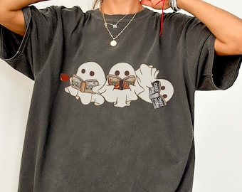 Vierter Flügel Urlaub Shirt, Basgiath War College, Bücherwurm Merch, Rebecca Schafgarbe Merch, Eisenflamme T-Shirt, Drachenreiter, Geister-Halloween-T-Shirt