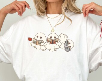 Vierter Flügel Urlaub Shirt, Basgiath War College, Bücherwurm Merch, Rebecca Schafgarbe Merch, Eisenflamme T-Shirt, Drachenreiter, Geister-Halloween-T-Shirt