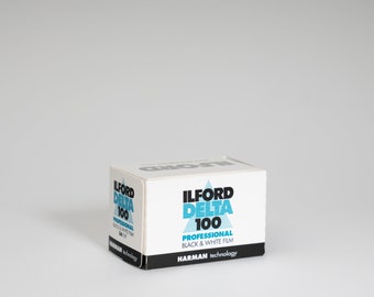 Película Ilford Delta 100 de 35 mm en blanco y negro – ISO 100 / 36 exposiciones / Nueva y sellada