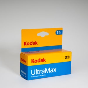 Película Kodak UltraMax 400 Color 135 de 35 mm (paquete de 3, 24 exposiciones)