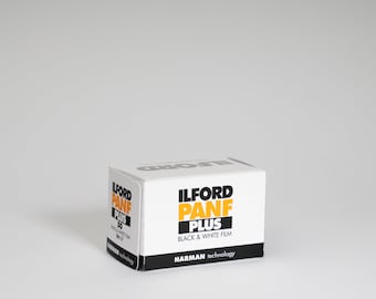 Película Ilford Pan F Plus de 35 mm en blanco y negro – ISO 50 / 36 exposiciones / Nueva y sellada