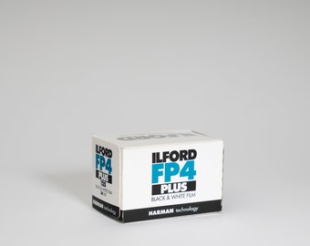 Película Ilford FP4 Plus de 35 mm en blanco y negro – ISO 125 / 36 exposiciones / Nueva y sellada