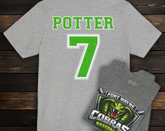 Kundenspezifisches "Cobras Baseball T-Shirt | Fort Wayne Cobras, Front Grafik, personalisierter Name / Nummer