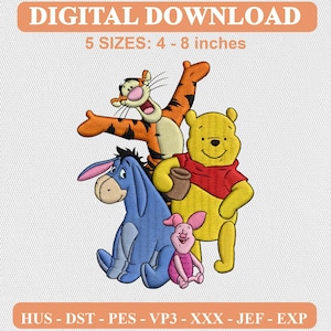Może przedstawiać: Cyfrowy wzór haftu przedstawiający Tygryska, Kubusia Puchatka, Kłapouchego i Prosiaczka. Tekst brzmi DIGITAL DOWNLOAD, 5 SIZES: 10,16 - 20,32 cm, oraz HUS - DST - PES - VP3 - XXX - JEF - EXP. Postacie są przedstawione w swoich klasycznych kolorach.