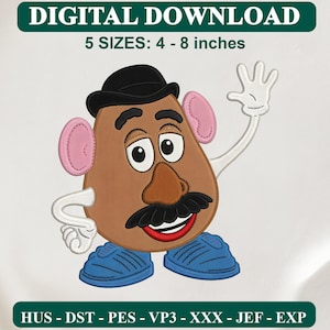 Op de afbeelding: Een digitaal borduurontwerp van een bruin aardappelpersonage met een zwarte bolhoed, blauwe schoenen en een snor. De tekst luidt DIGITAL DOWNLOAD 5 SIZES: 4 - 8 inches en HUS - DST - PES - VP3 - XXX - JEF - EXP. Het figuur heeft roze oren.