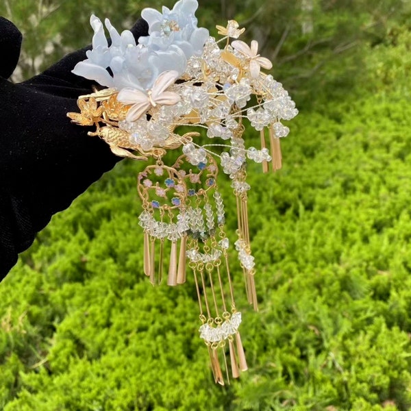 Exquisite Handcrafted Tulip Pendant - Elegant Floral Jewelry